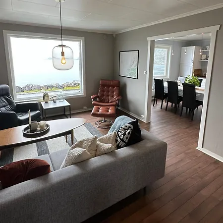 Strandly Seaview Holiday home Alnes