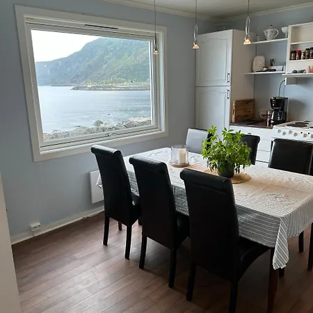 Strandly Seaview Holiday home *