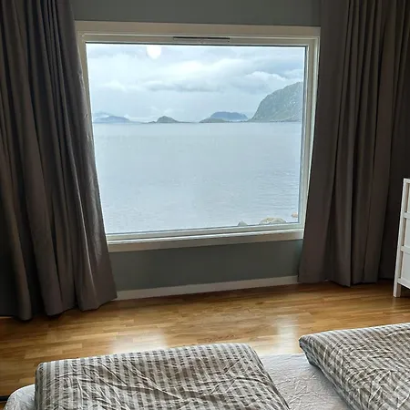 Strandly Seaview *